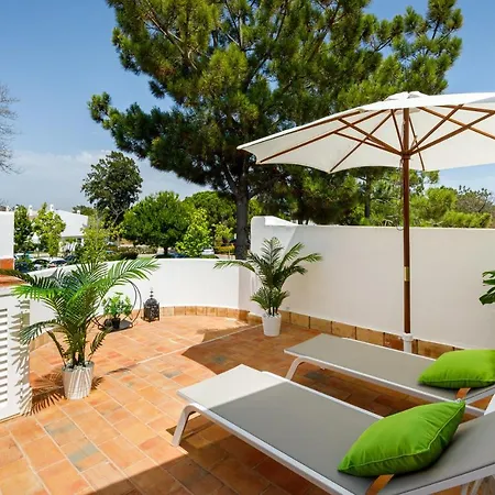 Victory Village T1 & Rooftop Terrace アパート