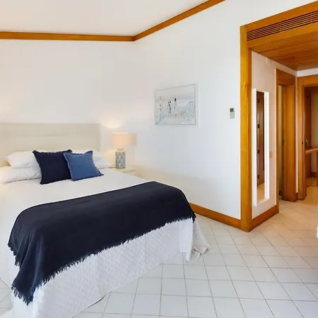 Victory Village T1 & Rooftop Terrace Apartment